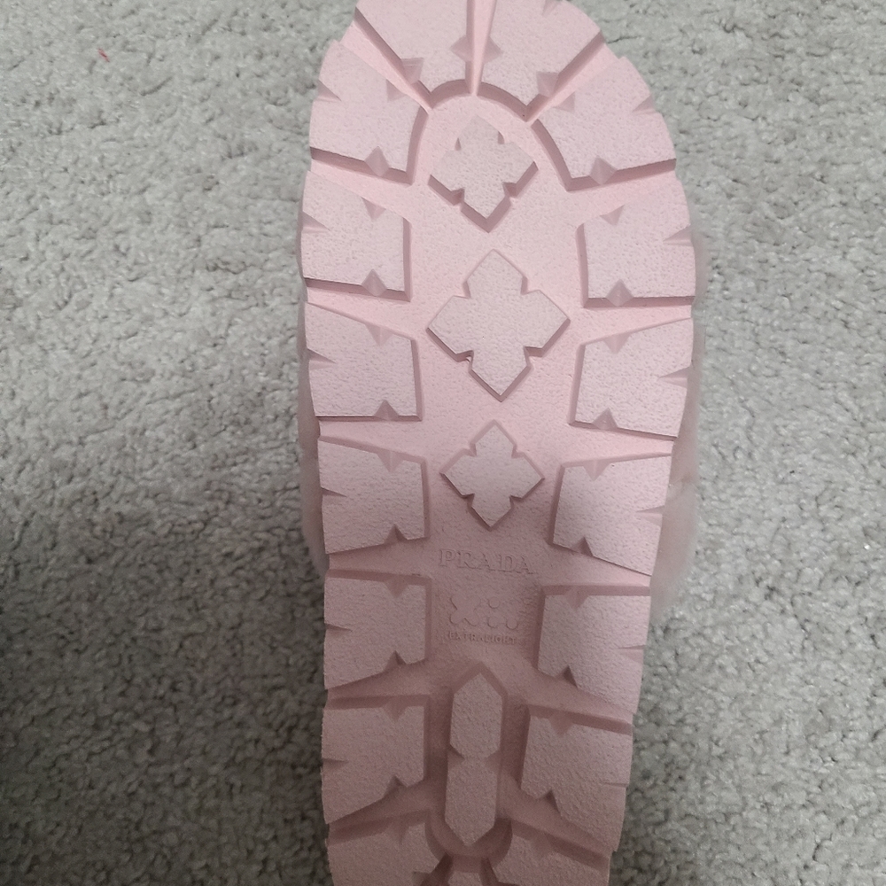 Prada shoes - Picture 5 of 8